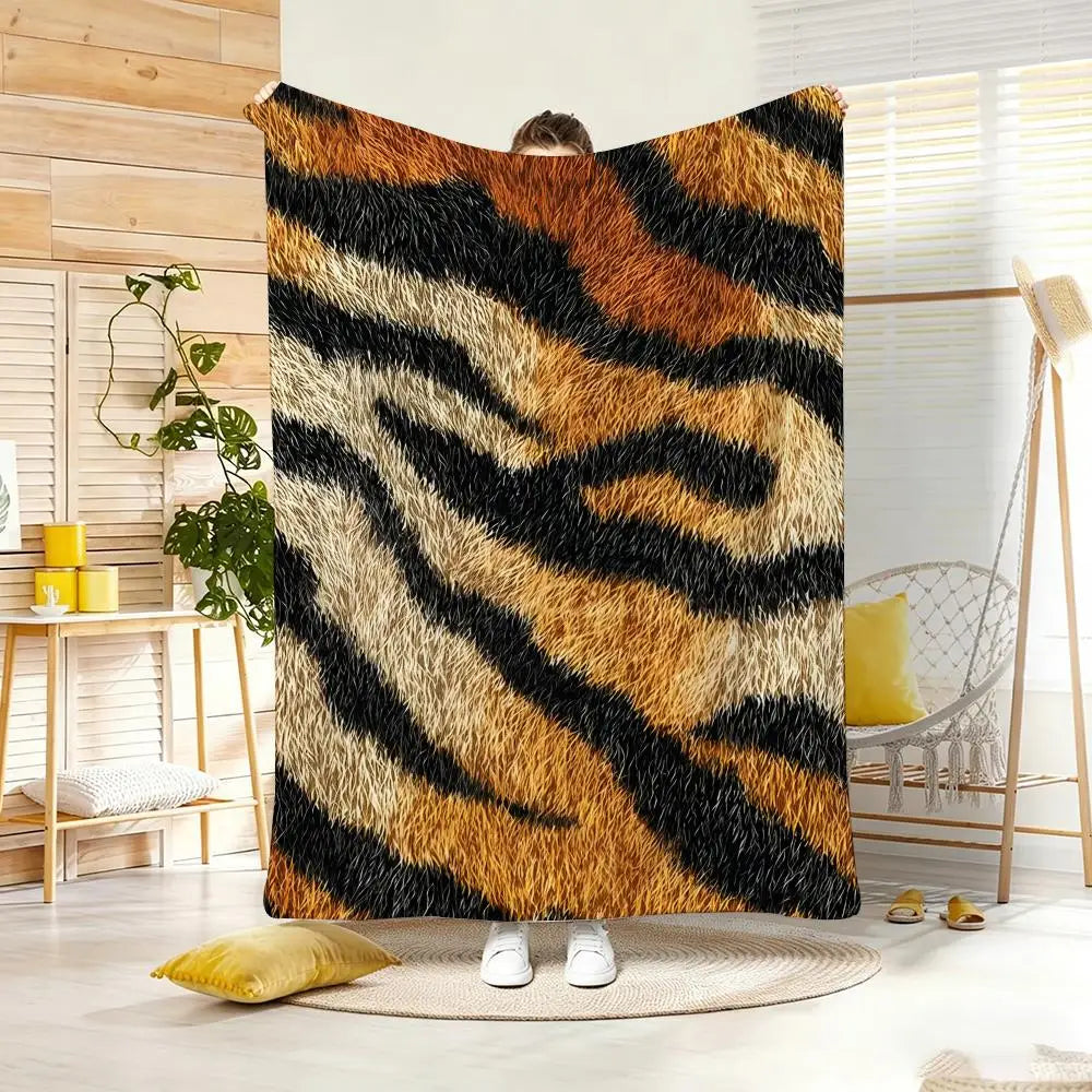 Animal Print Flannel Throw Blanket – Lightweight & Soft for Summer Cooling