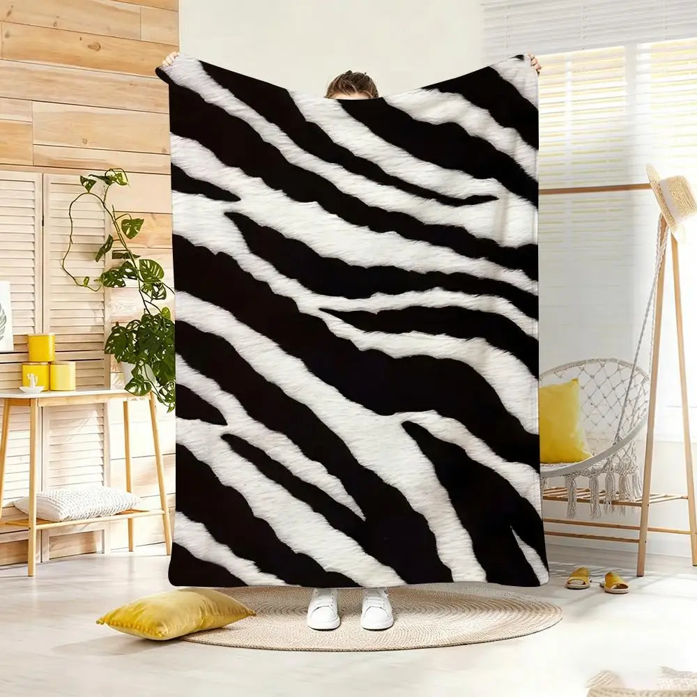 Animal Print Flannel Throw Blanket – Lightweight & Soft for Summer Cooling