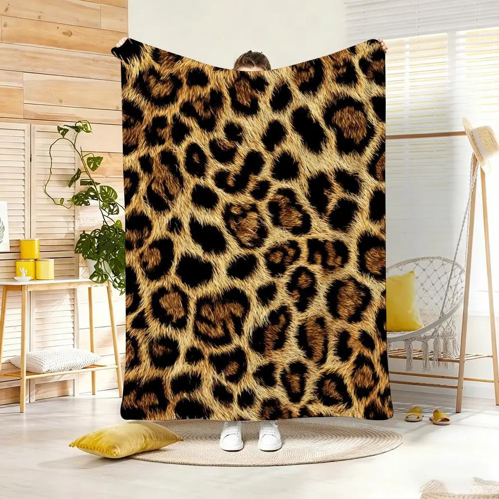 Animal Print Flannel Throw Blanket – Lightweight & Soft for Summer Cooling