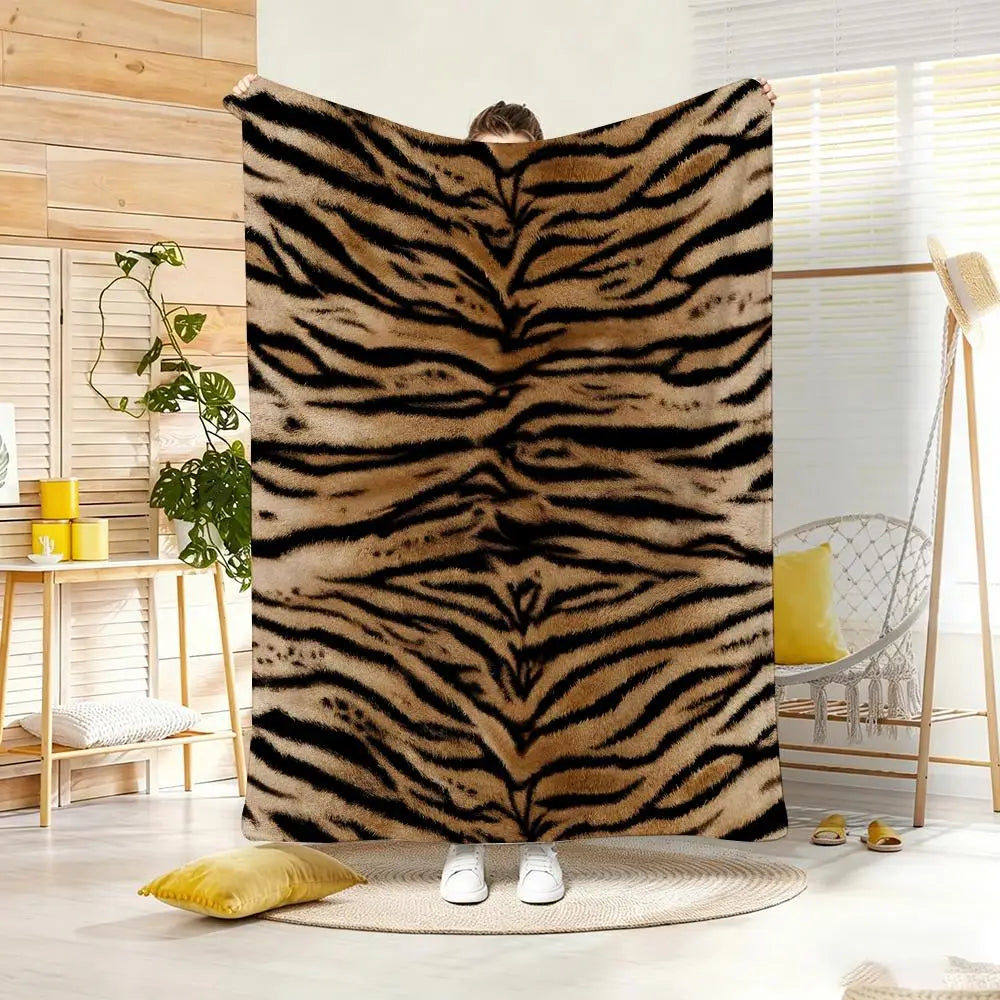 Animal Print Flannel Throw Blanket – Lightweight & Soft for Summer Cooling